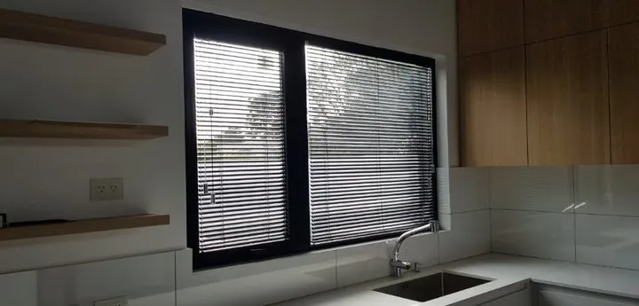 Venecianas de aluminio instaladas 2